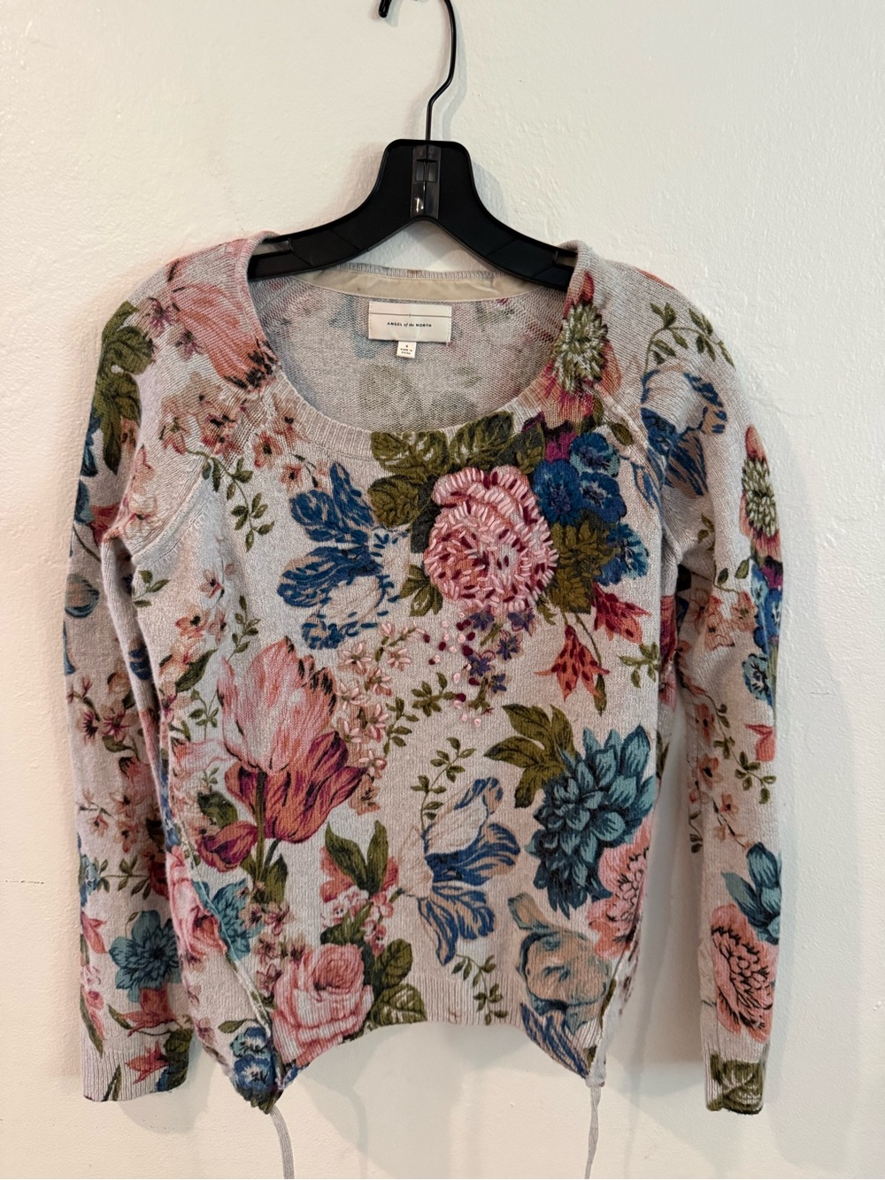 Angel Of The North Floral Crewneck Sweater in Pink, Blue, Green - Picture 2 of 4